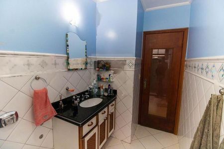 Casa à venda com 329m², 4 quartos e 2 vagas