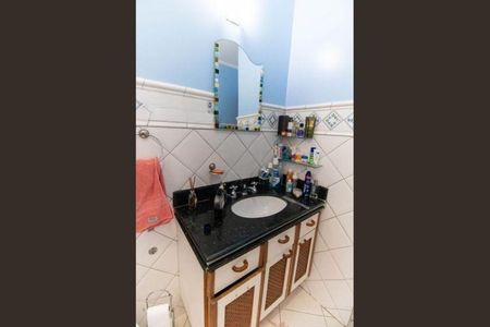 Casa à venda com 329m², 4 quartos e 2 vagas