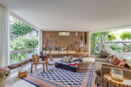 Casa à venda com 4 quartos, 396m² em Jardim dos Estados, São Paulo