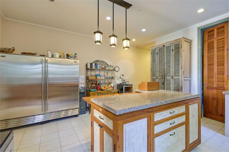 Casa à venda com 5 quartos, 360m² em Santo Amaro, São Paulo