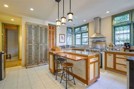 Casa à venda com 5 quartos, 360m² em Santo Amaro, São Paulo