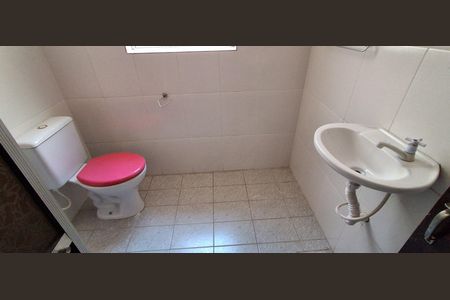 Casa para alugar com 154m², 3 quartos e 2 vagas Casa para alugar com 154m², 3 quartos e 2 vagasBanheiro Social 2