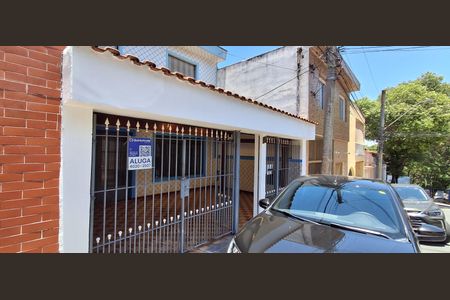 Casa para alugar com 154m², 3 quartos e 2 vagas Casa para alugar com 154m², 3 quartos e 2 vagasFachada