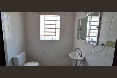 Casa para alugar com 154m², 3 quartos e 2 vagas Casa para alugar com 154m², 3 quartos e 2 vagasBanheiro Social