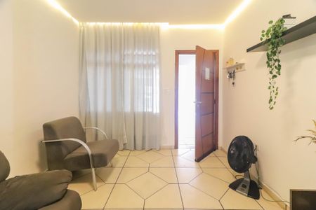 Casa à venda com 150m², 3 quartos e 2 vagasSala