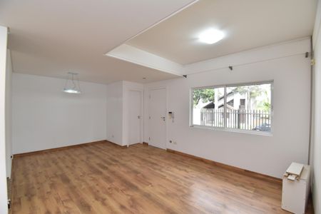 Sala de casa de condomínio para alugar com 3 quartos, 129m² em Santo Inácio, Curitiba