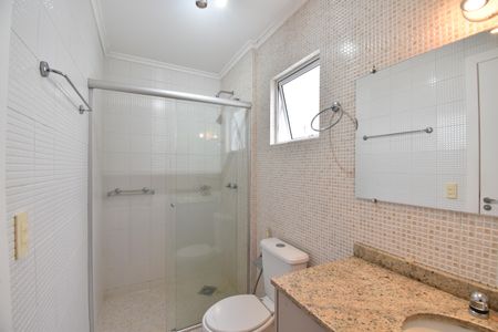 Casa de condomínio para alugar com 129m², 3 quartos e 2 vagasBanheiro da Suíte