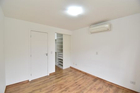 Casa de condomínio para alugar com 129m², 3 quartos e 2 vagasSuíte