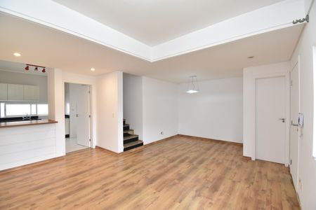 Sala de casa de condomínio para alugar com 3 quartos, 129m² em Santo Inácio, Curitiba