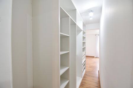 Casa de condomínio para alugar com 129m², 3 quartos e 2 vagasCloset da Suíte
