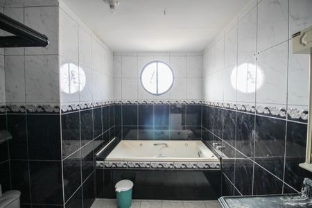 Apartamento para alugar com 100m², 3 quartos e 2 vagas Apartamento para alugar com 100m², 3 quartos e 2 vagasBanheiro da Suíte