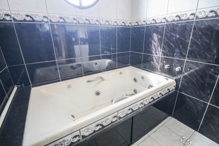 Apartamento para alugar com 100m², 3 quartos e 2 vagas Apartamento para alugar com 100m², 3 quartos e 2 vagasBanheiro da Suíte