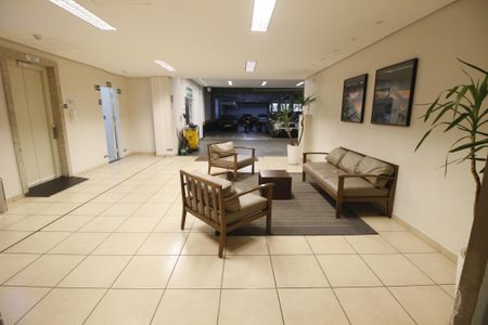 Apartamento para alugar com 71m², 2 quartos e 1 vagaHall social
