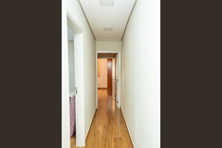 Casa para alugar com 186m², 5 quartos e 5 vagas Casa para alugar com 186m², 5 quartos e 5 vagasCorredor