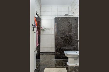 Casa para alugar com 186m², 5 quartos e 5 vagas Casa para alugar com 186m², 5 quartos e 5 vagasBanheiro Suíte