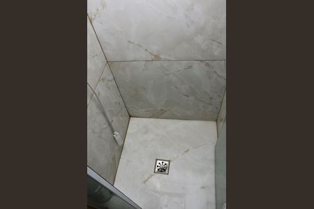 Apartamento para alugar com 32m², 2 quartos e sem vaga Apartamento para alugar com 32m², 2 quartos e sem vagaDetalhe - Banheiro Social