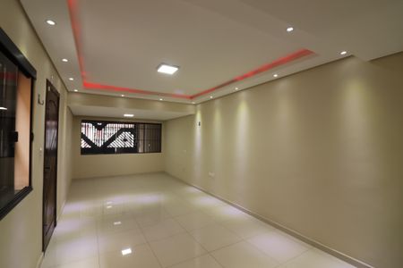 Casa para alugar com 143m², 4 quartos e 2 vagasSala