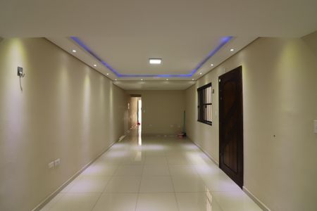 Casa para alugar com 143m², 4 quartos e 2 vagasSala