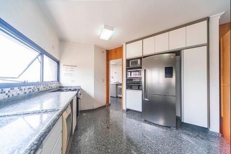 Apartamento para alugar com 260m², 4 quartos e 4 vagasCozinha