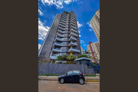 Apartamento para alugar com 260m², 4 quartos e 4 vagasFachada e portaria