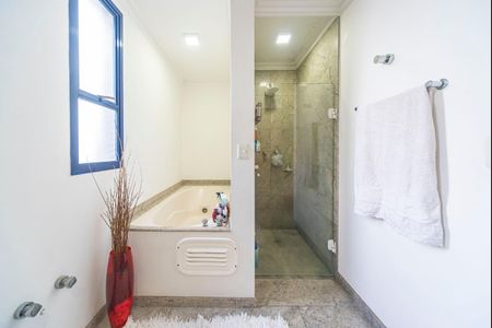 Apartamento para alugar com 260m², 4 quartos e 4 vagasBanheiro do Quarto 1