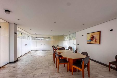 Apartamento para alugar com 260m², 4 quartos e 4 vagasÁrea comum - Salão de festas