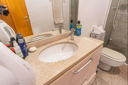 Apartamento para alugar com 260m², 4 quartos e 4 vagasBanheiro do Quarto 2