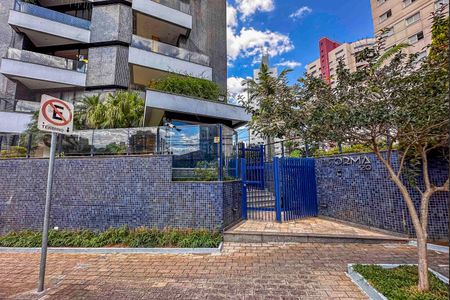 Apartamento para alugar com 260m², 4 quartos e 4 vagasFachada e portaria