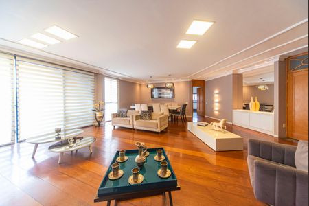 Apartamento para alugar com 260m², 4 quartos e 4 vagasSala