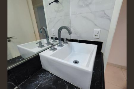 Apartamento à venda com 79m², 3 quartos e 2 vagasBanheiro Social