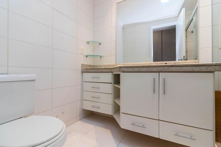 Apartamento para alugar com 148m², 3 quartos e 2 vagas Apartamento para alugar com 148m², 3 quartos e 2 vagasBanheiro da Suíte 1