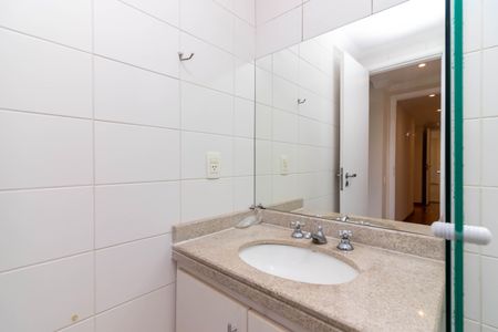 Apartamento para alugar com 148m², 3 quartos e 2 vagas Apartamento para alugar com 148m², 3 quartos e 2 vagasBanheiro da Suíte 2