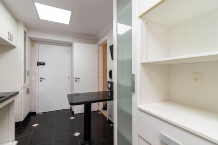 Apartamento para alugar com 148m², 3 quartos e 2 vagas Apartamento para alugar com 148m², 3 quartos e 2 vagasCozinha