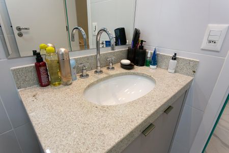 Apartamento à venda com 112m², 3 quartos e 2 vagasBanheiro da Suíte 2