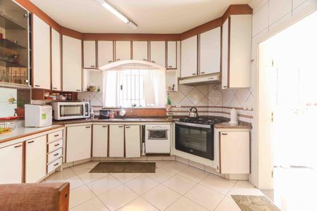 Casa para alugar com 360m², 5 quartos e 4 vagasCozinha