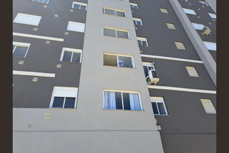 Apartamento para alugar com 62m², 2 quartos e 1 vaga Apartamento para alugar com 62m², 2 quartos e 1 vagaAdesivo na Janela