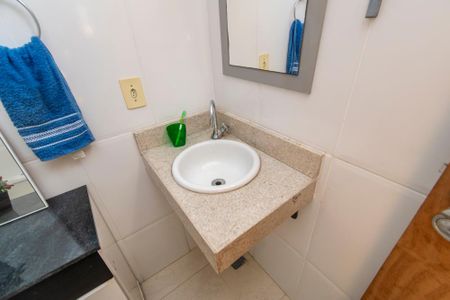 Casa de condomínio à venda com 50m², 2 quartos e sem vaga Casa de condomínio à venda com 50m², 2 quartos e sem vagaBanheiro da Suíte