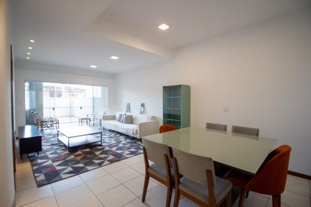 Sala de casa de condomínio para alugar com 3 quartos, 131m² em Parque São Bento, Sorocaba