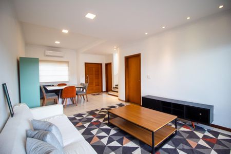 Sala de casa de condomínio para alugar com 3 quartos, 131m² em Parque São Bento, Sorocaba