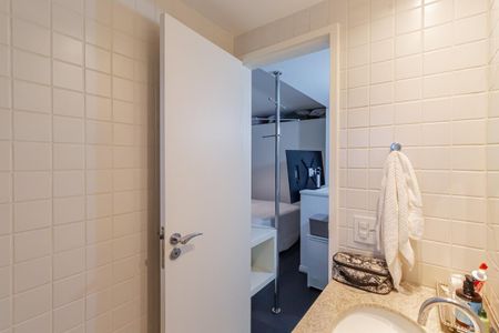 Apartamento à venda com 47m², 1 quarto e 1 vaga Apartamento à venda com 47m², 1 quarto e 1 vagaBanheiro da Suíte