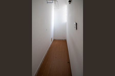 Closet de casa para alugar com 1 quarto, 45m² em Parque Pinheiros, Taboão da Serra