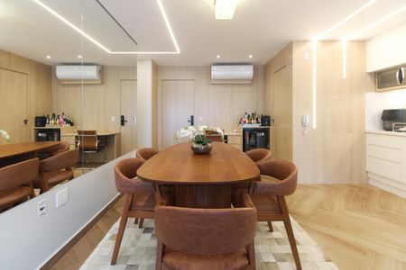 Apartamento à venda com 80m², 2 quartos e 1 vaga Apartamento à venda com 80m², 2 quartos e 1 vagaSala