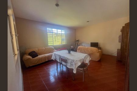 Casa à venda com 360m², 5 quartos e 6 vagas Casa à venda com 360m², 5 quartos e 6 vagasSala