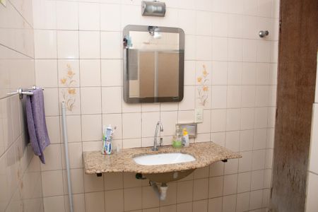 Casa à venda com 360m², 5 quartos e 6 vagas Casa à venda com 360m², 5 quartos e 6 vagasBanheiro Social