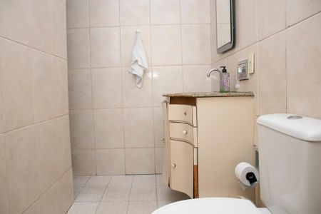 Casa à venda com 360m², 5 quartos e 6 vagas Casa à venda com 360m², 5 quartos e 6 vagasBanheiro da Suíte 2