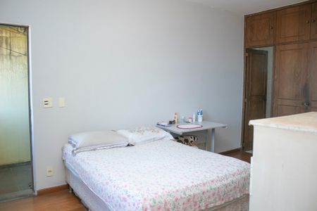 Casa à venda com 360m², 5 quartos e 6 vagas Casa à venda com 360m², 5 quartos e 6 vagasSuíte 2