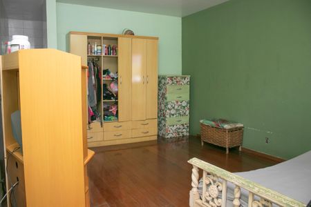 Casa à venda com 360m², 5 quartos e 6 vagas Casa à venda com 360m², 5 quartos e 6 vagasSuíte 3