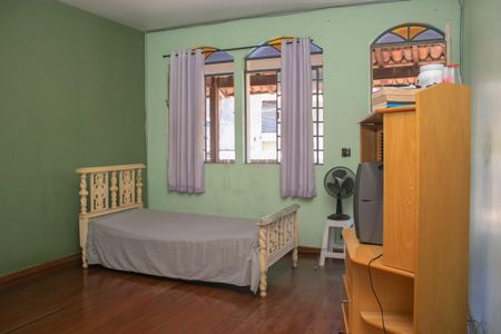 Casa à venda com 360m², 5 quartos e 6 vagas Casa à venda com 360m², 5 quartos e 6 vagasSuíte 3