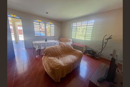 Casa à venda com 360m², 5 quartos e 6 vagas Casa à venda com 360m², 5 quartos e 6 vagasSala