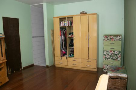 Casa à venda com 360m², 5 quartos e 6 vagas Casa à venda com 360m², 5 quartos e 6 vagasSuíte 3